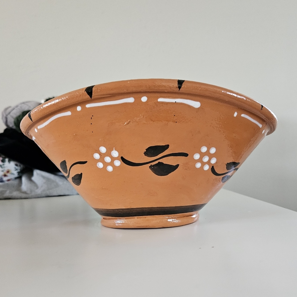 Williams Sonoma Terracotta Hand Painted Bowl